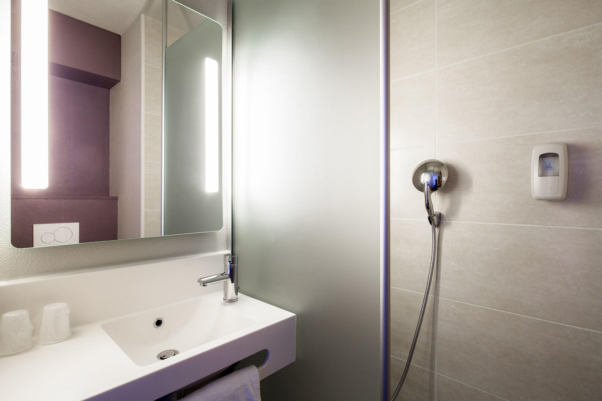 B&B Hotel Nantes Atlantis Le Zenith Saint-Herblain Bagian luar foto
